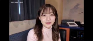 韩国“女女”性直播（露胸）